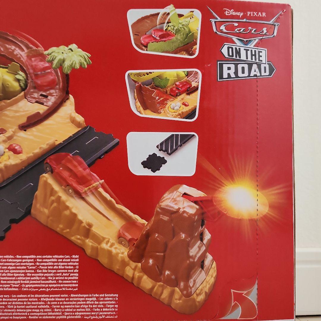 ディズニー カーズ マテル マックイーン おもちゃ 恐竜 プレイセット ミニカー