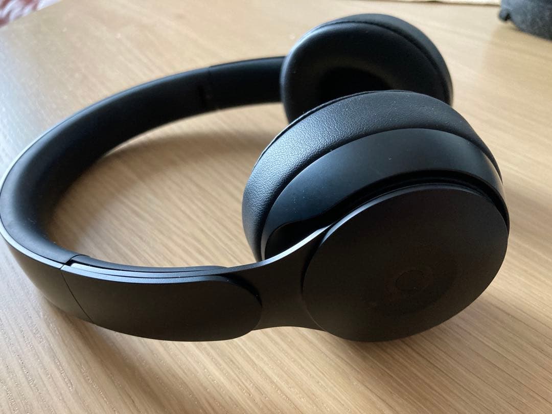 Beats SOLO PRO ワイヤレスヘッドホン