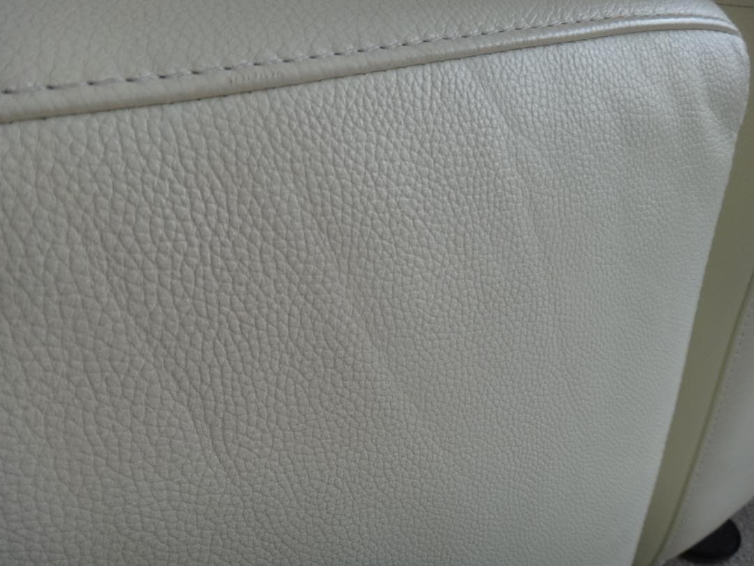 大塚家具 IDC L/S COMFORT 11 革張り 2人掛け 白ソファ