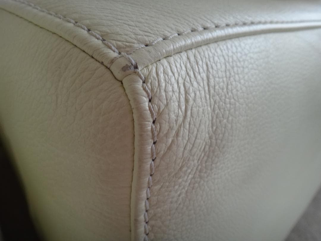 大塚家具 IDC L/S COMFORT 11 革張り 2人掛け 白ソファ