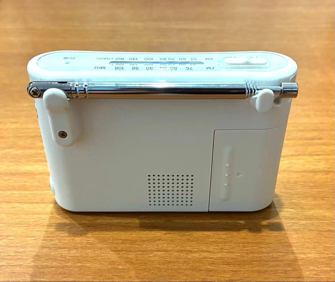 ソニー FM/AMハンディーポータブルラジオ ホワイト ICF-51/W【軽量】