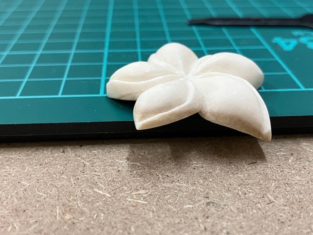 プルメリア製作中　ですが購入も可能