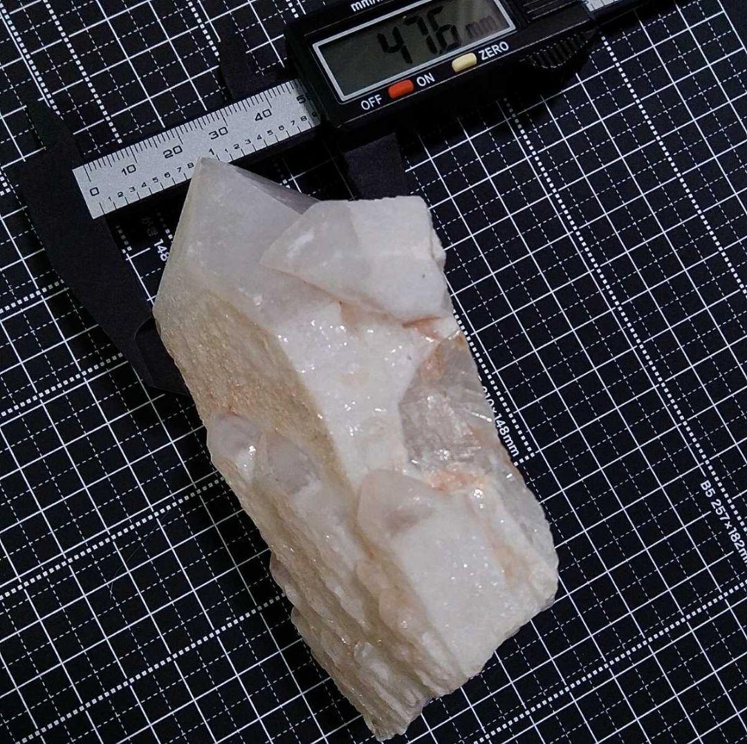 ①キャンドルクォーツ 蝋燭水晶 原石 マダガスカル産 セルフヒールド カテドラル