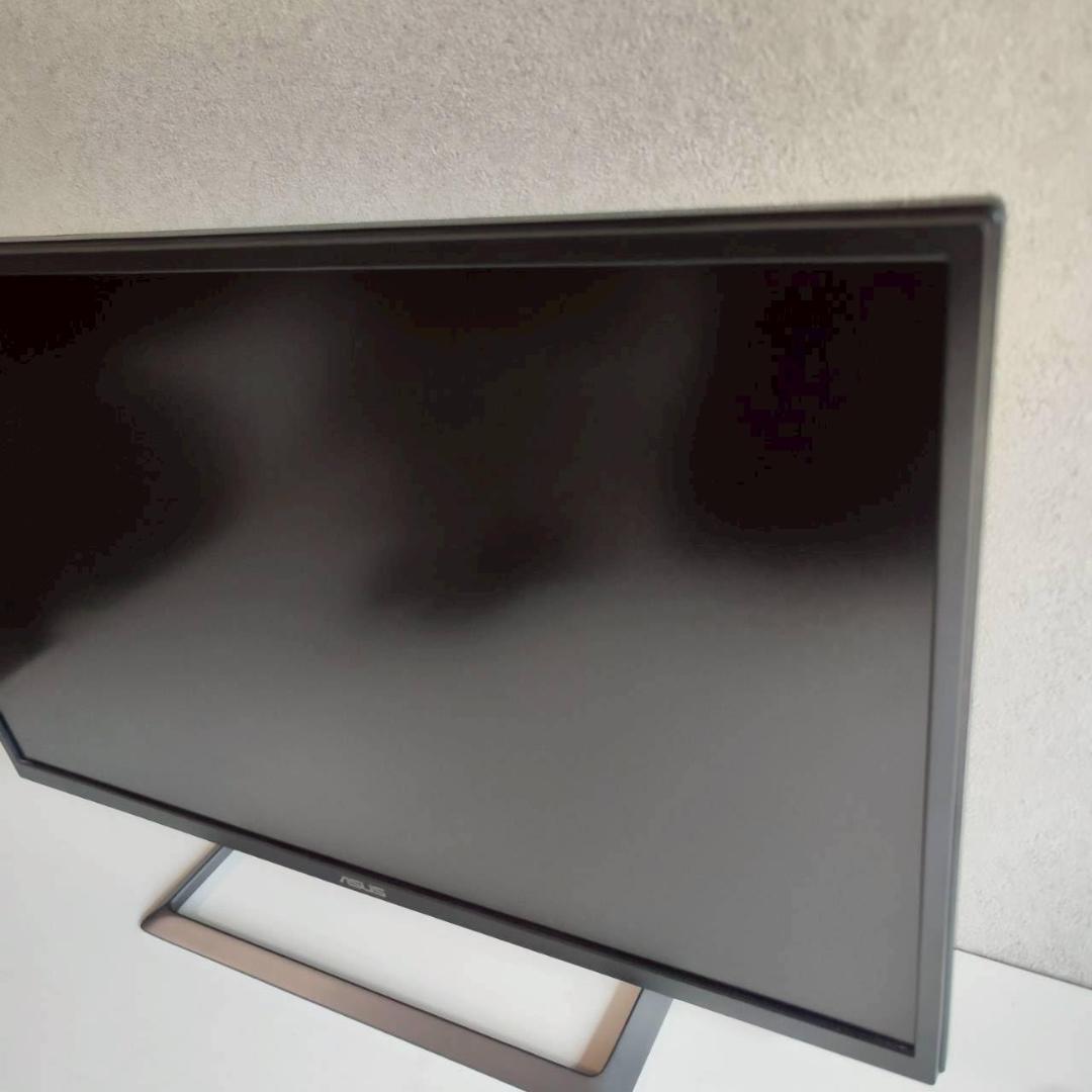 ASUS 31.5インチ 4K ディスプレイ VA32UQ