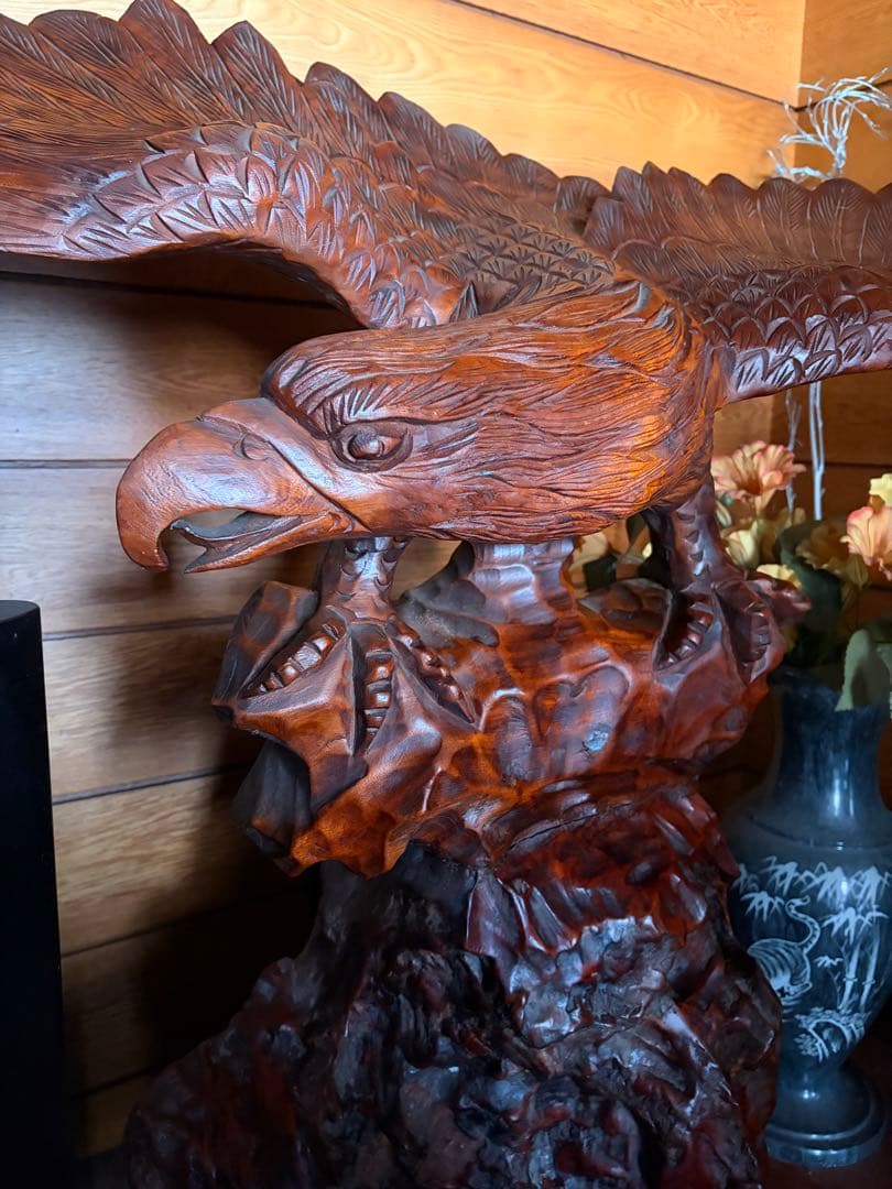 木製鷲の彫刻 一刀彫　大きめ