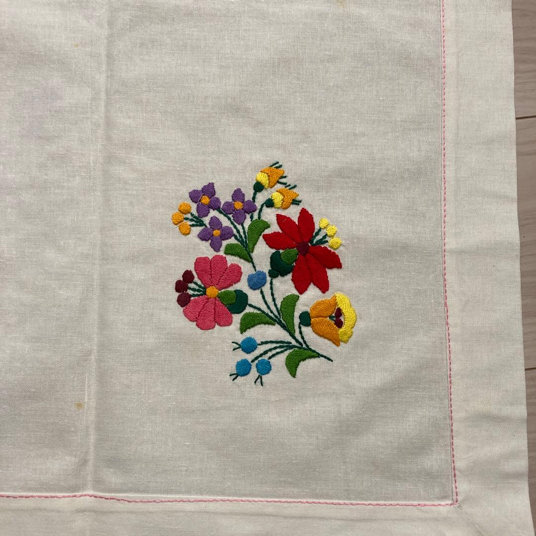 お値下げ【未使用】ハンガリー刺繍　テーブルクロスセット