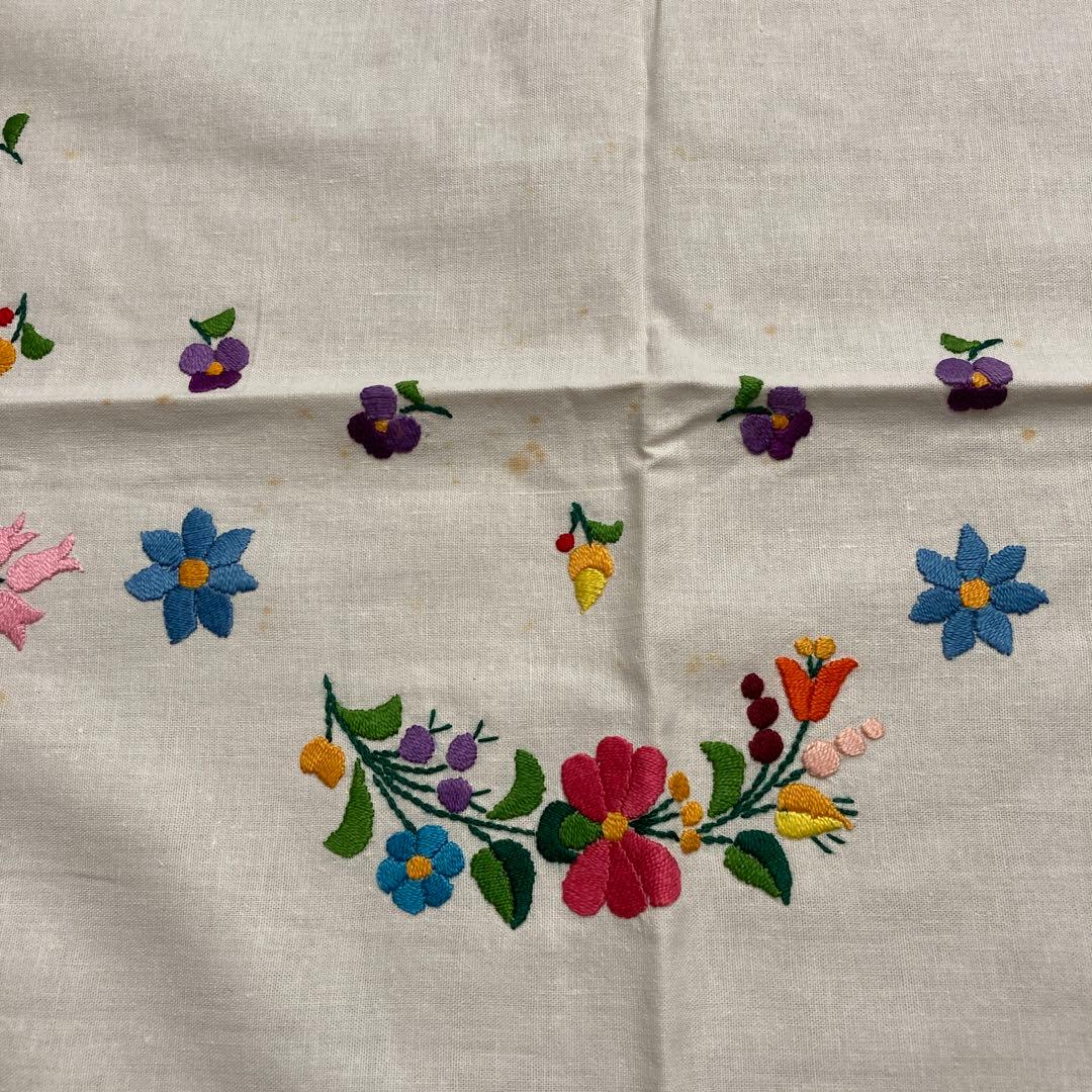 お値下げ【未使用】ハンガリー刺繍　テーブルクロスセット