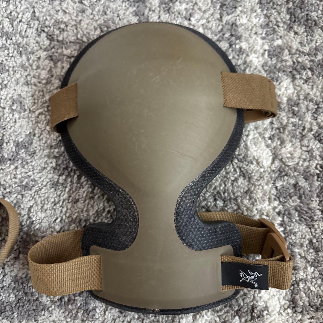 リッキー　ニーパッド　アークテリックス　膝プロテクター サバゲー　実物