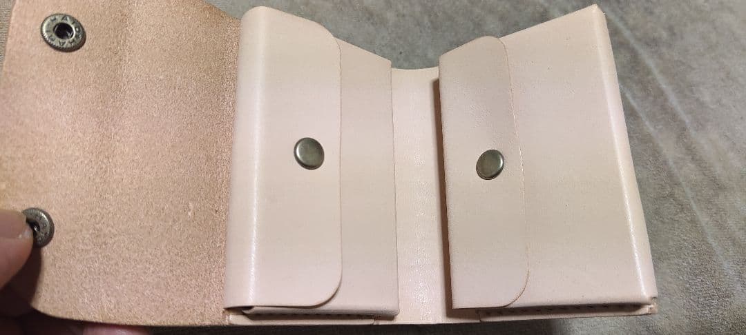 ベージュレザー コンパクト財布