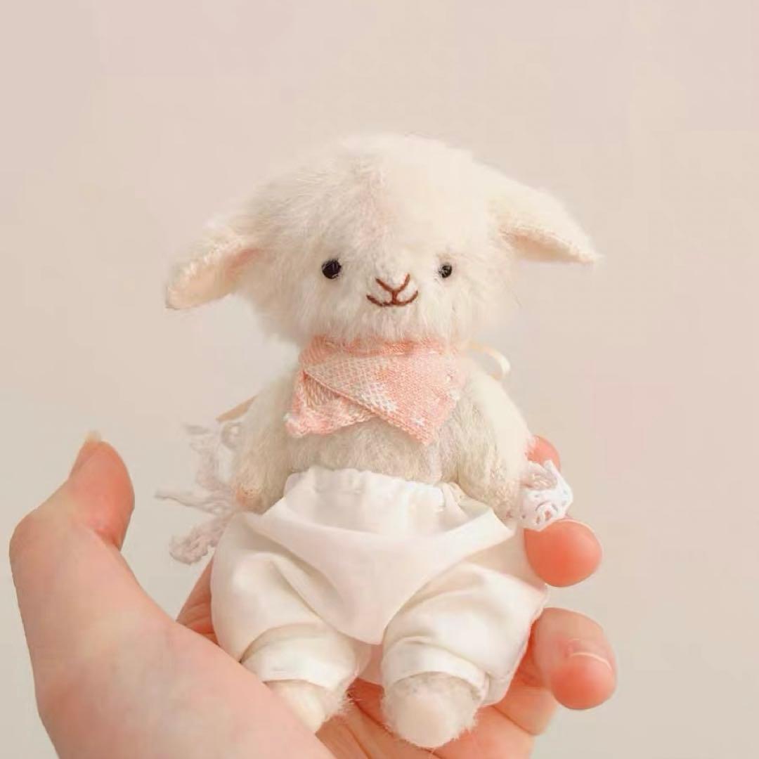 甘かわいい羊ちゃん アーティストベア 海外作家様 ハンドメイド ぬいぐるみ