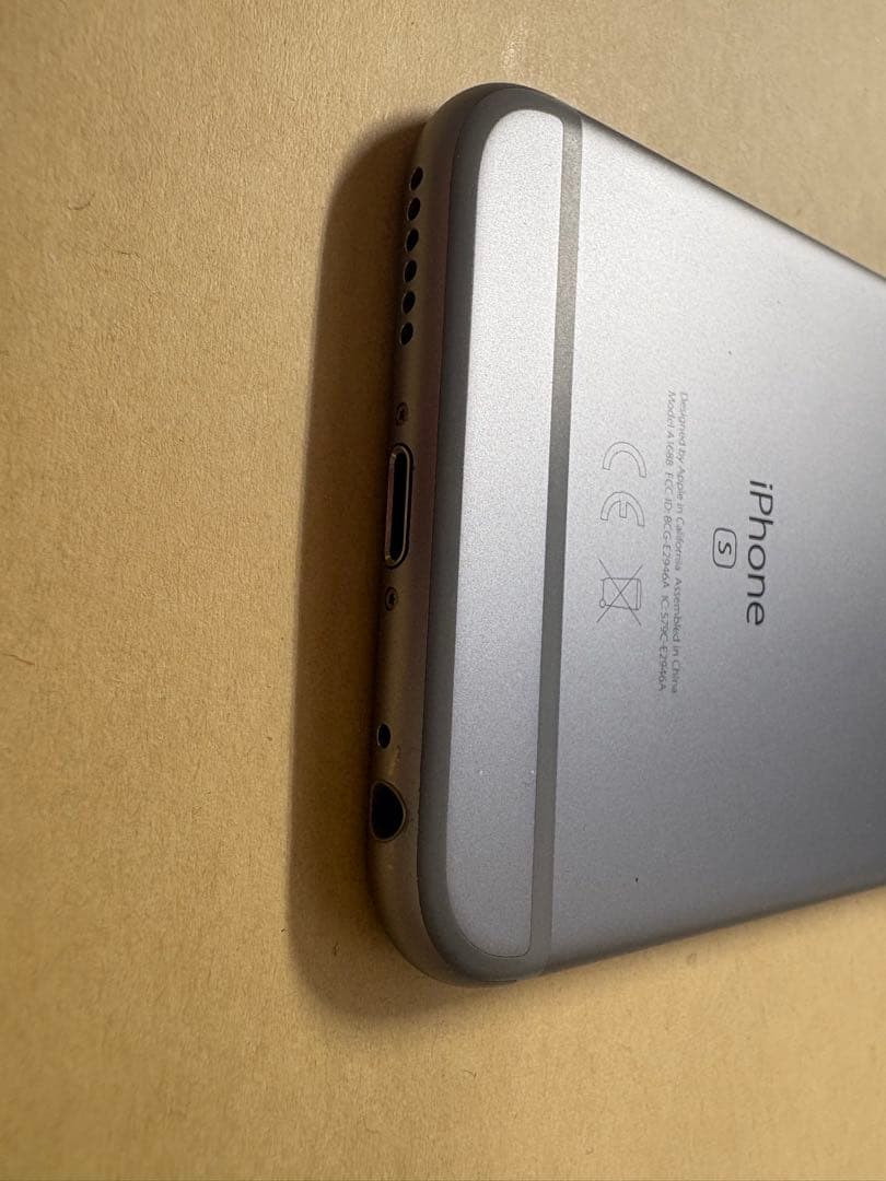 未使用近いBT95%SIMフリーiPhone 6s 32GB スペースグレイ