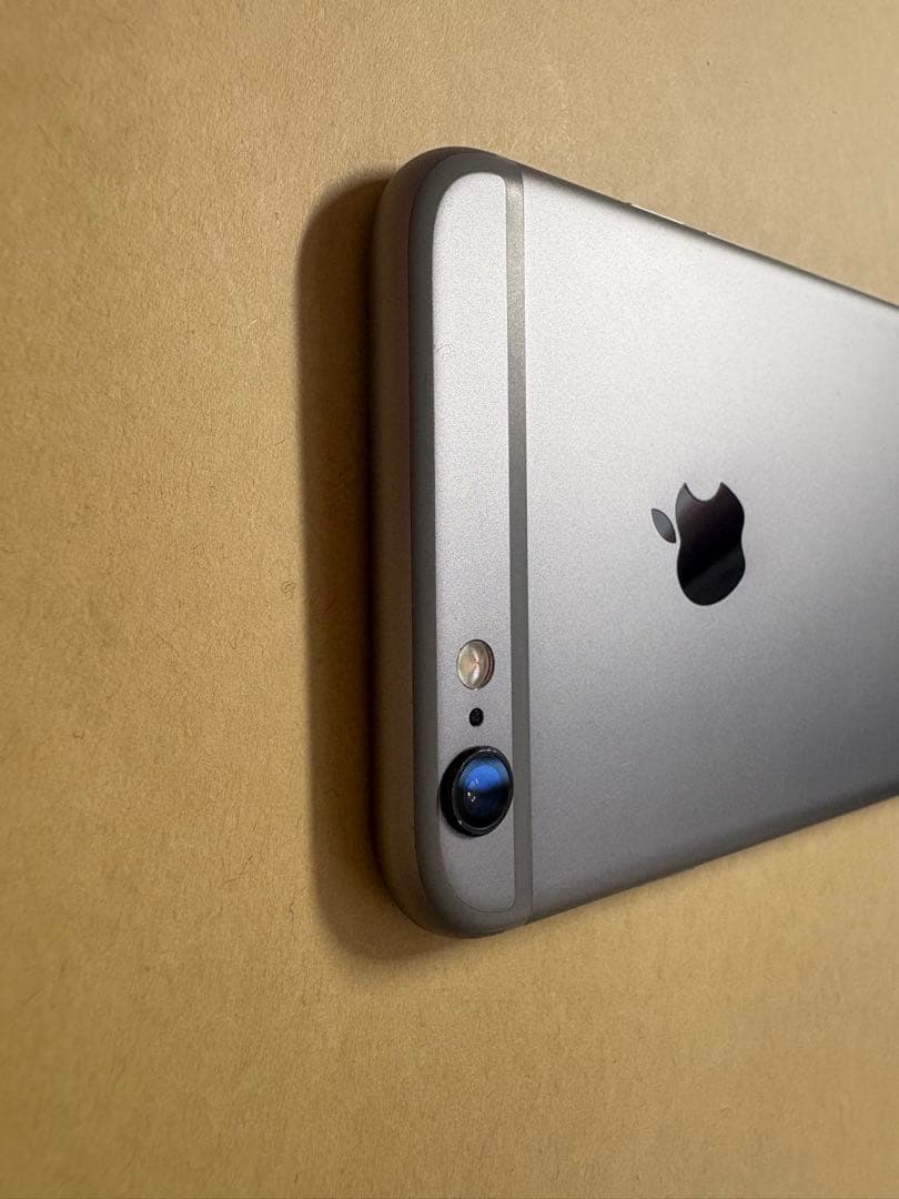 未使用近いBT95%SIMフリーiPhone 6s 32GB スペースグレイ