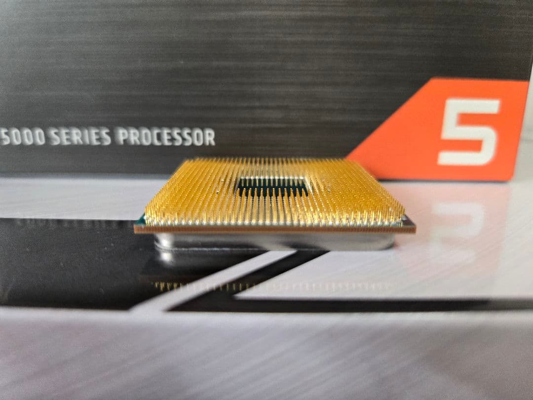 AMD Ryzen 5 5600X国内正規品 [中古 正常動作品]