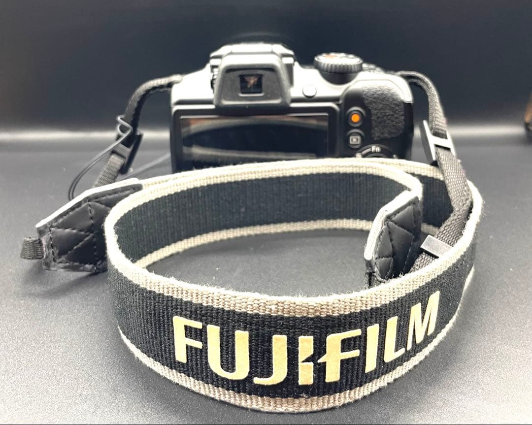 デジタルカメラ FUJIFILM FinePix S8400