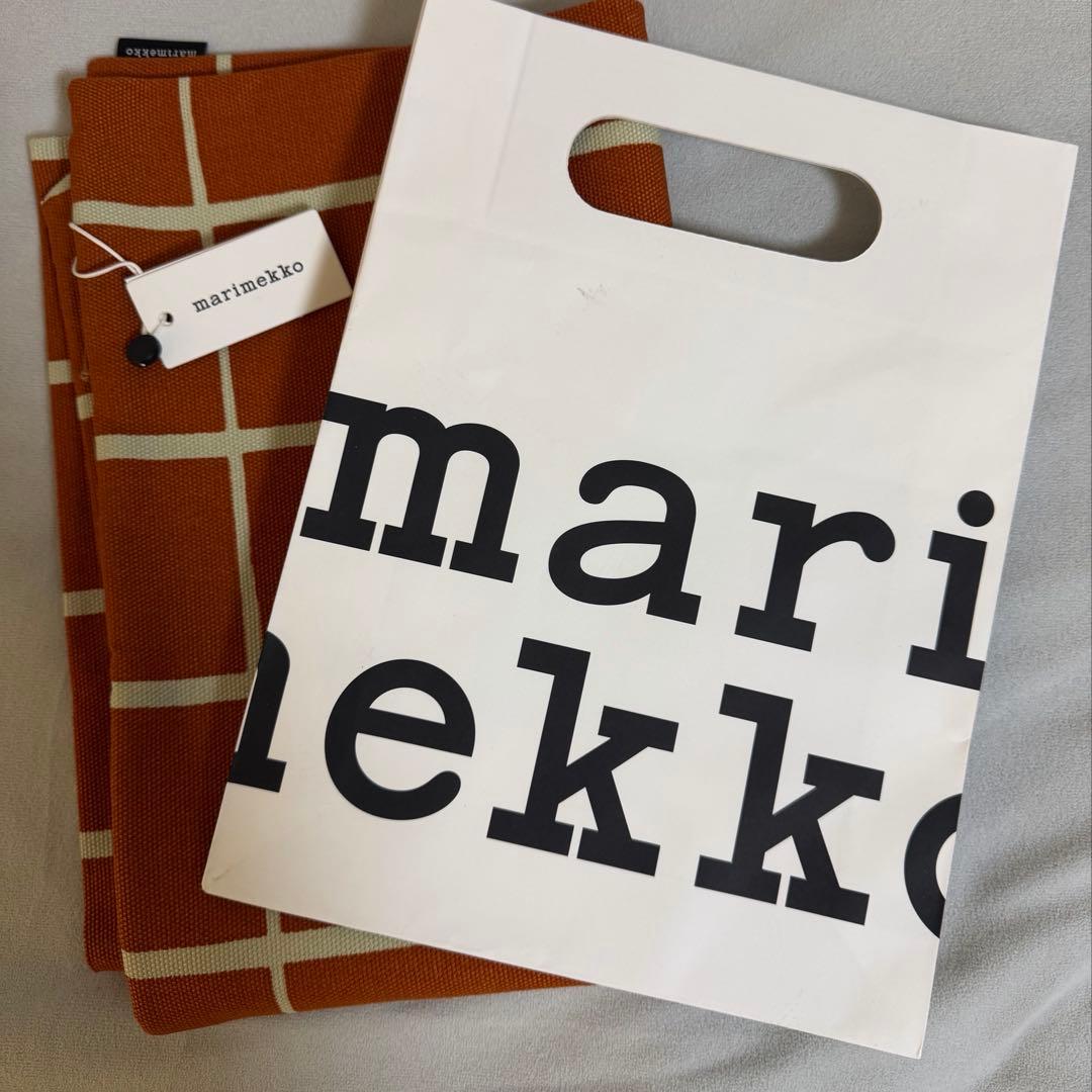 新品 marimekko クッションカバー Tiiliskivi 40×60