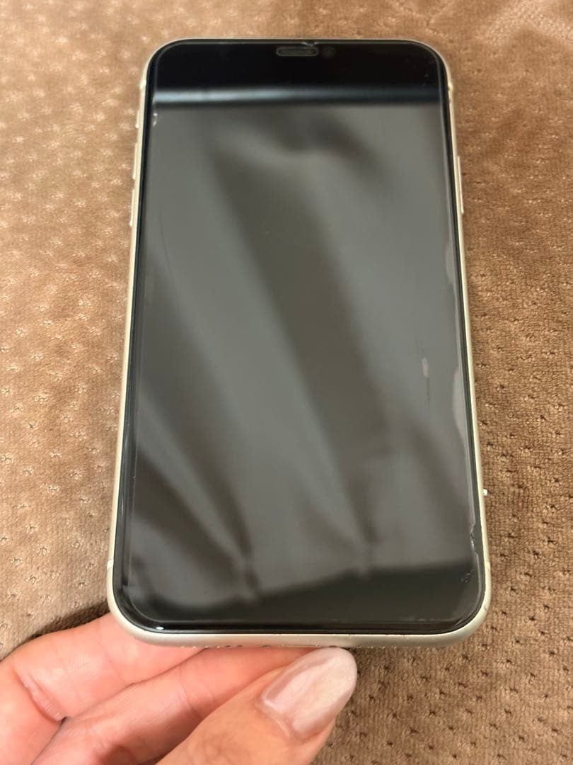 iPhone11 本体 ※保護シートついてます。液晶傷なし