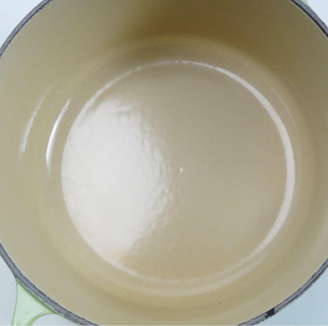 【美品】LE CREUSET　ココット ロンド フルーツグリーン　18cm