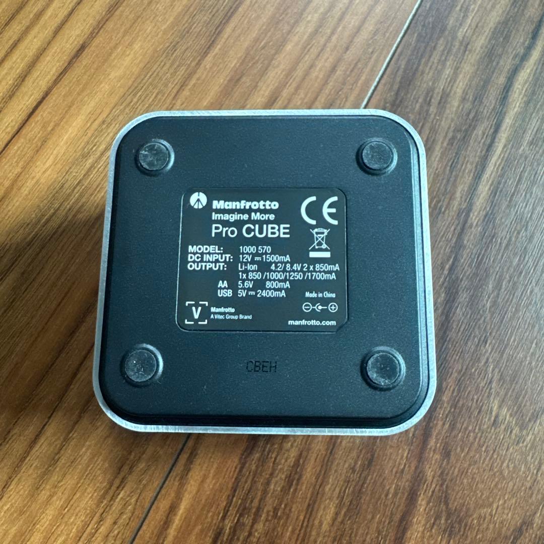 マンフロット　PROCUBE Nikon用　バッテリーチャージャー　付属品付