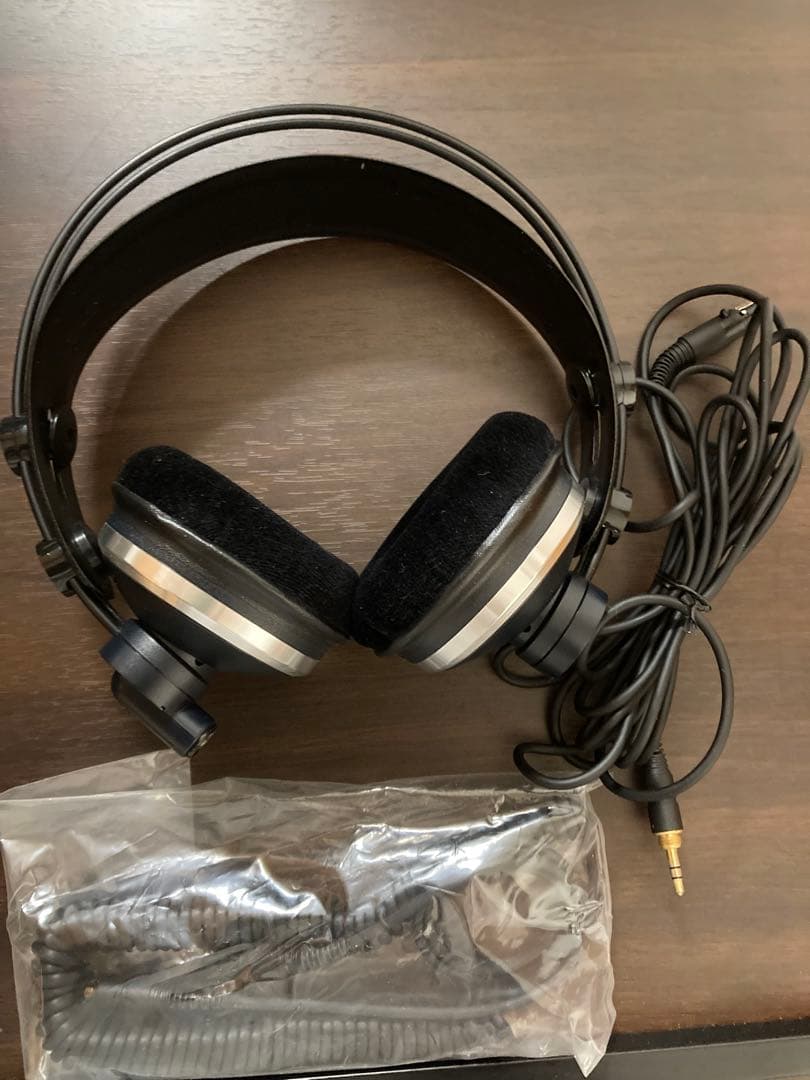 AKGヘッドフォン（K171MKⅡ）