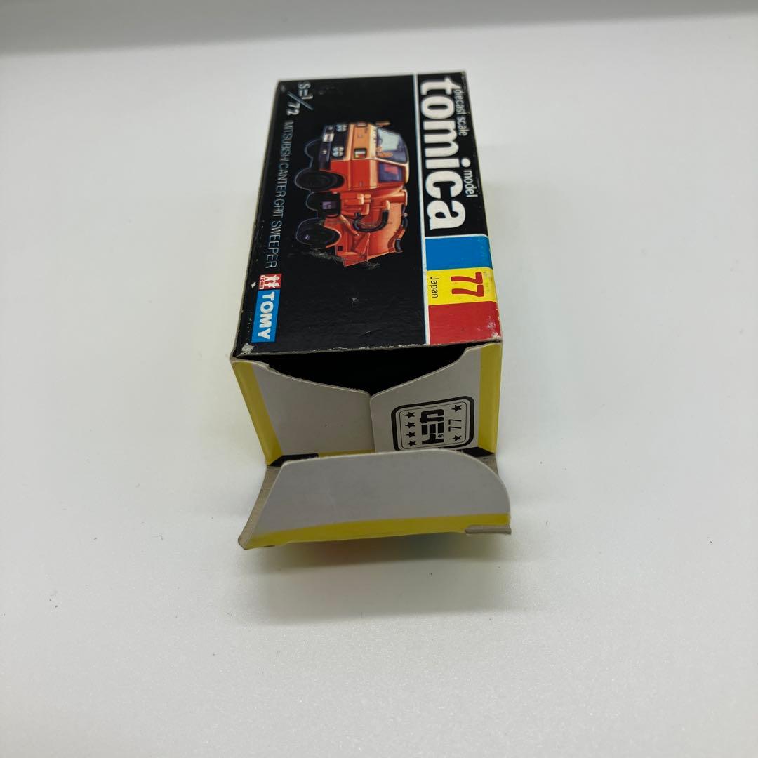 黒箱日本製トミカ　三菱キャンタークリットスイーパ