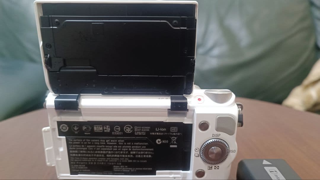 美品SONY　α　NEX-5R　ボディバッテリーのみ　ソニー　ミラーレス一眼レフ