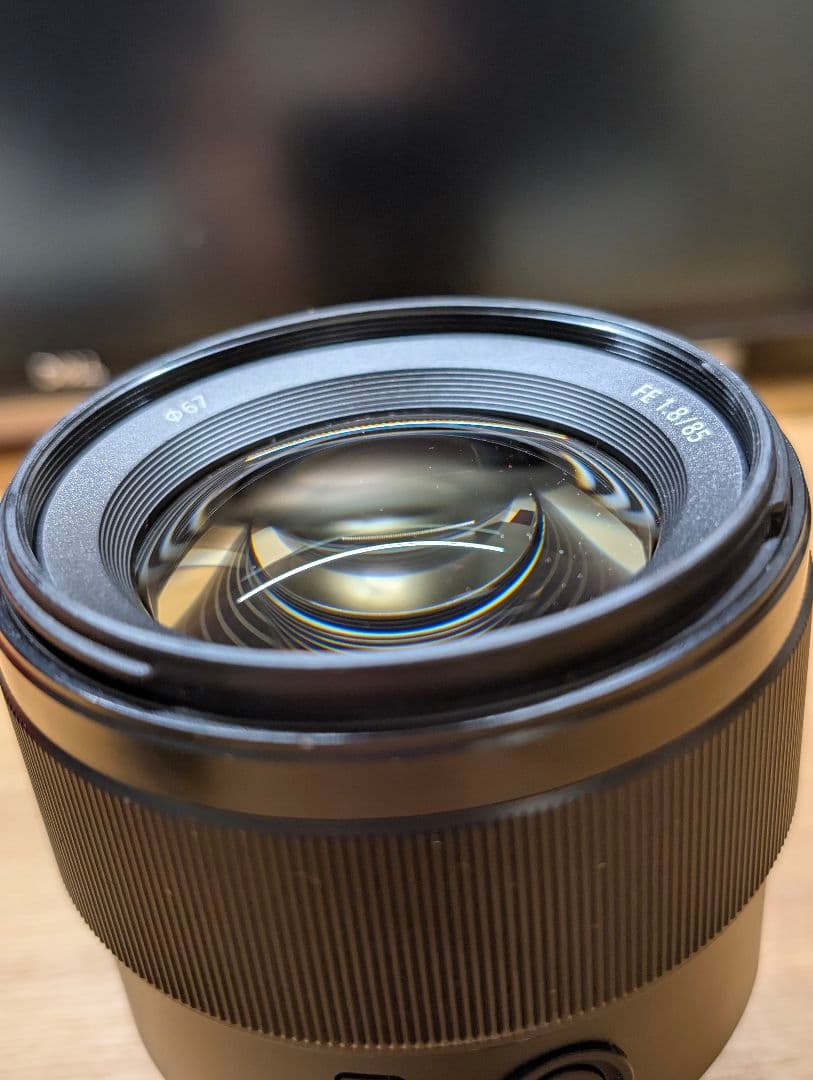 SONY FE 85mm F1.8 レンズフード付