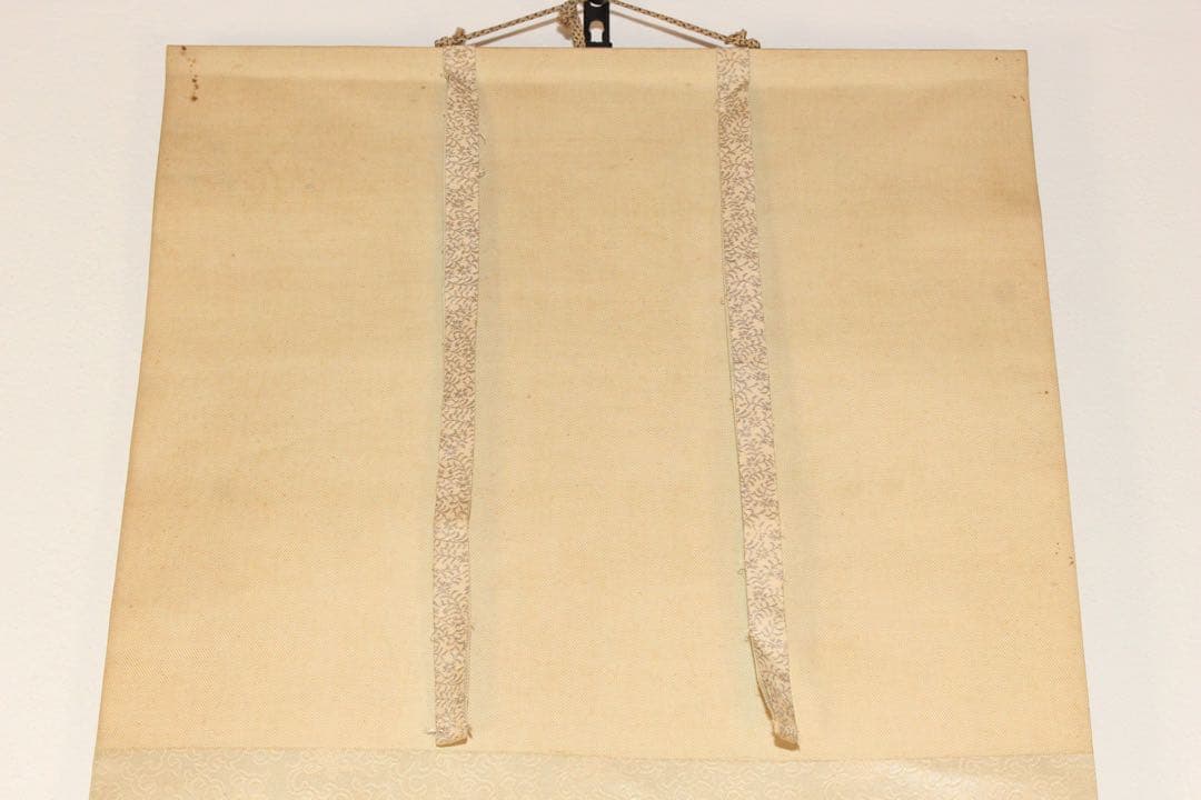 No5275 掛軸　在銘　秀芳　白牡丹図　絹本着色　合箱　花鳥　古美術　送料無料