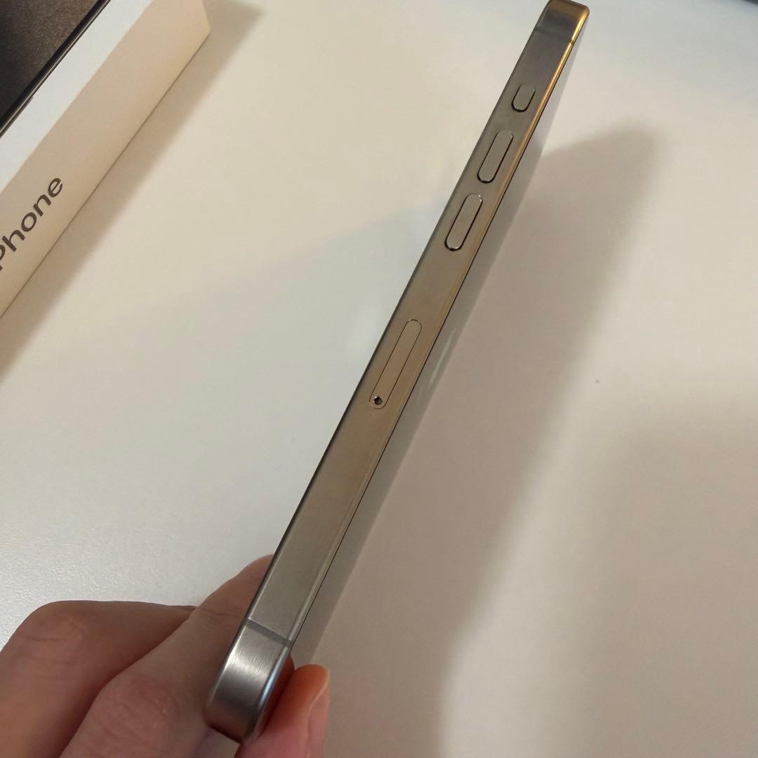 美品 iPhone 15 Pro 128G SIMフリー