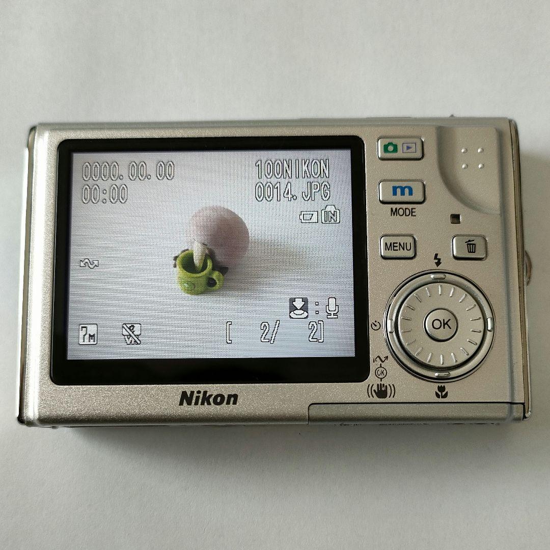 動作品（ジャンク）2006 デジカメ ニコン COOLPIX S8