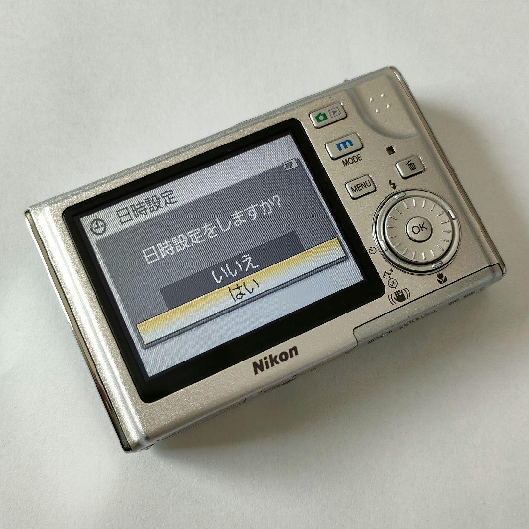 動作品（ジャンク）2006 デジカメ ニコン COOLPIX S8