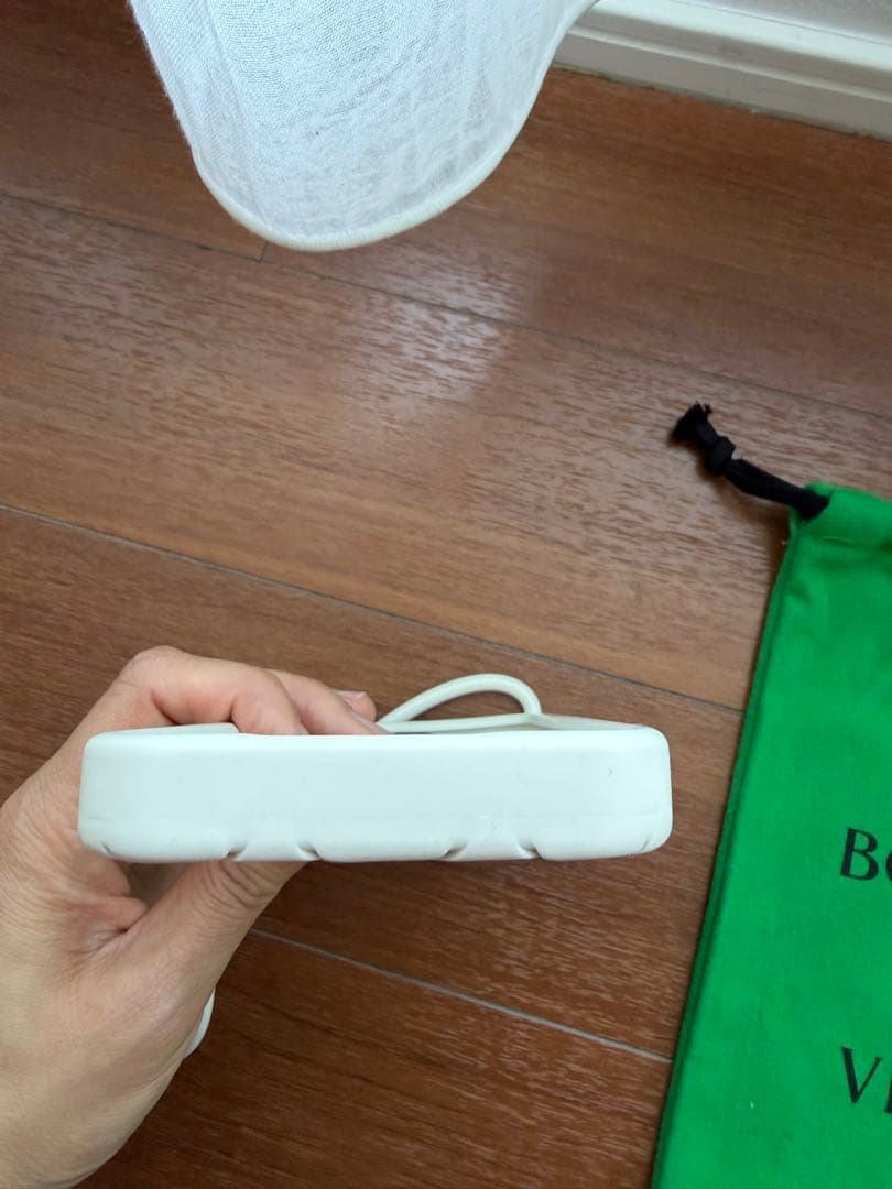 最終お値下げ！BOTTEGA VENETA ホワイト iPhoneケース