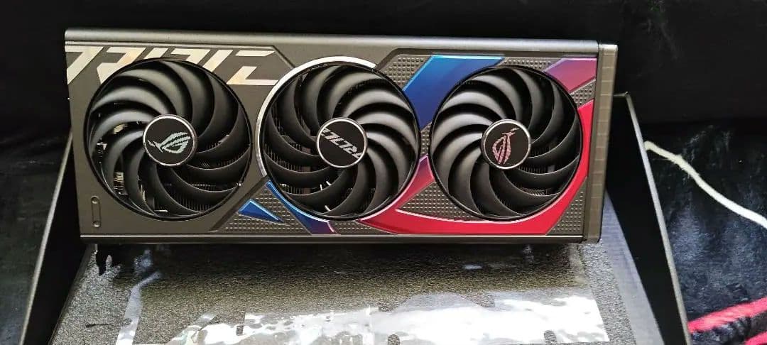 グラフィックボード・グラボ・ビデオカード ROG STRIX GeForce RTX 4070 Super OC 12GB