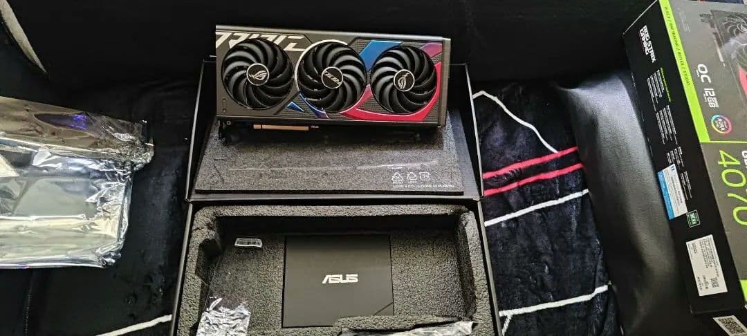 グラフィックボード・グラボ・ビデオカード ROG STRIX GeForce RTX 4070 Super OC 12GB