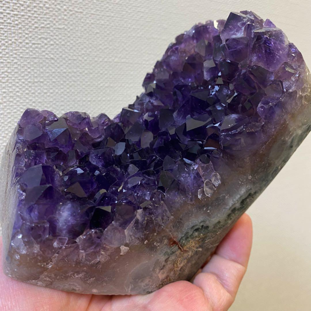 絶品❗️濃紫の煌めき☆キラキラ☆アメジストクラスター　パワーストーン天然石A429