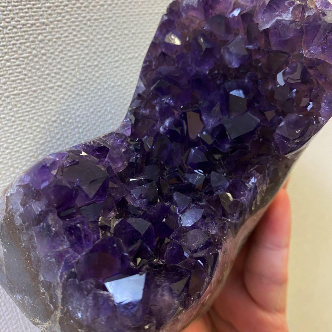 絶品❗️濃紫の煌めき☆キラキラ☆アメジストクラスター　パワーストーン天然石A429