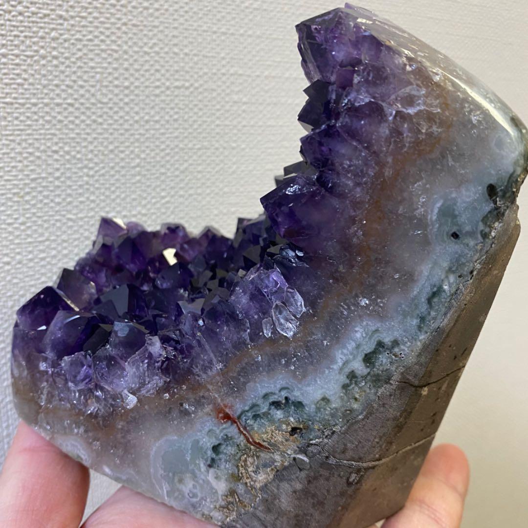 絶品❗️濃紫の煌めき☆キラキラ☆アメジストクラスター　パワーストーン天然石A429