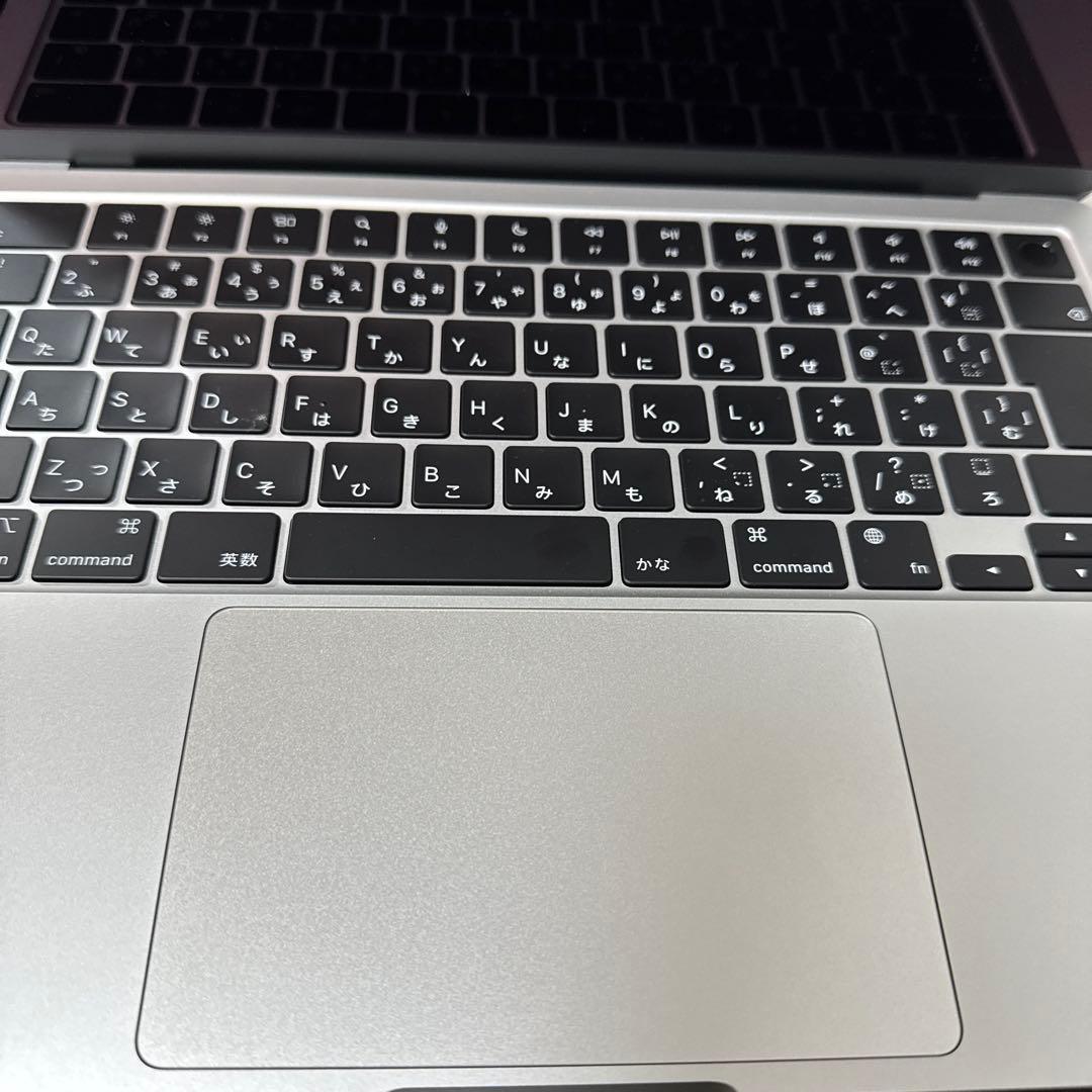 Apple MacBook 18インチ