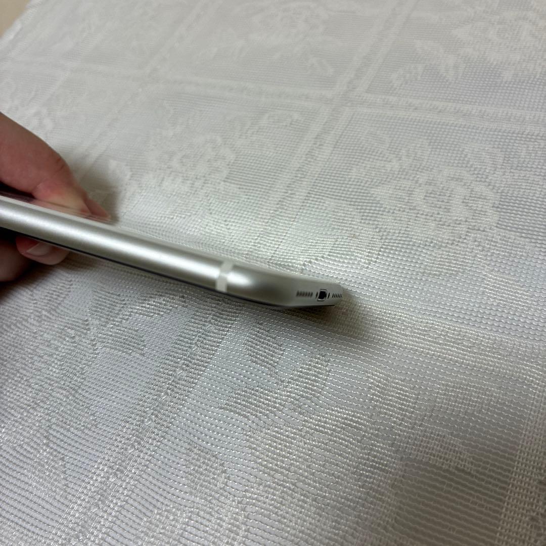 Apple iPhone SE (第2世代) 本体64GB simフリー 箱なし