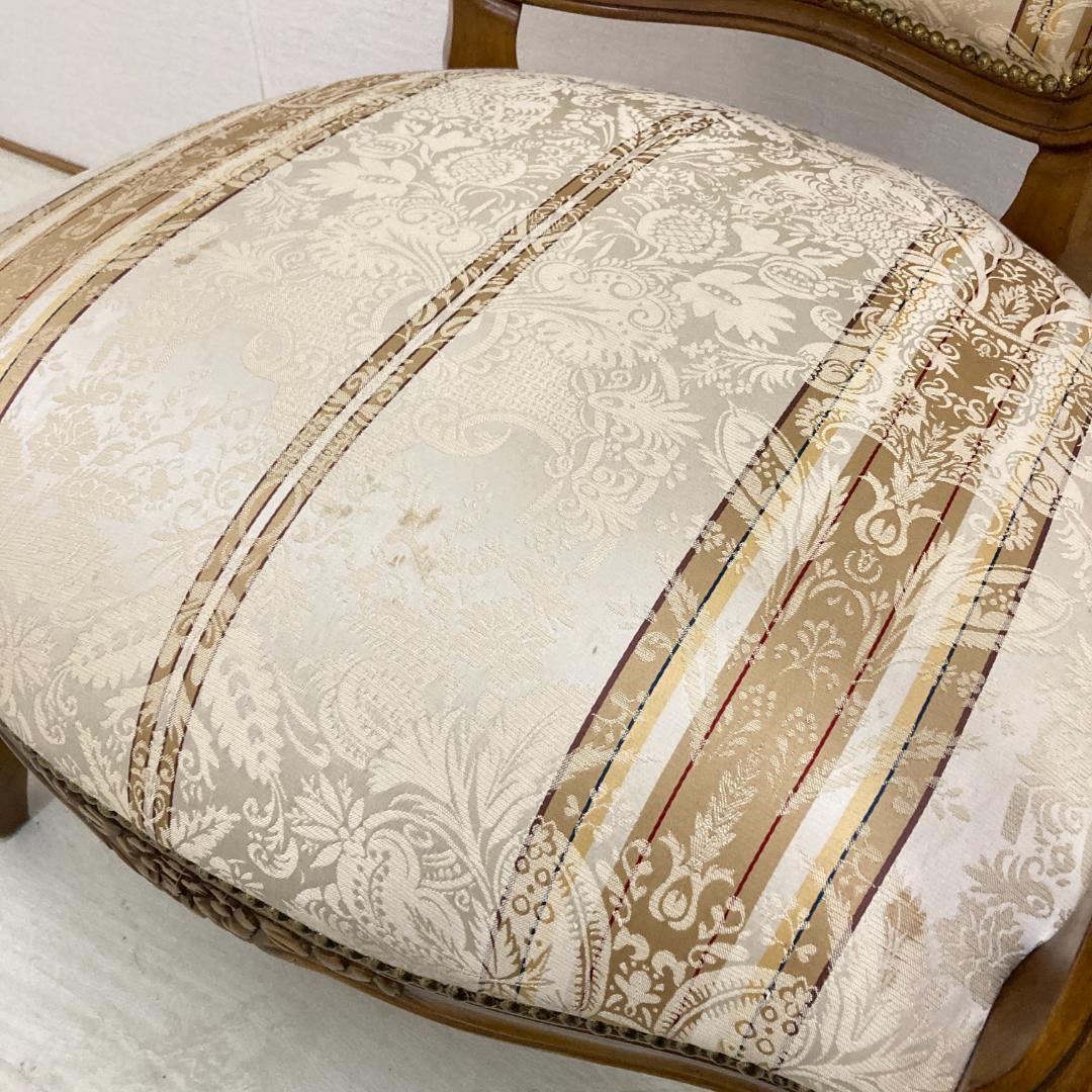 イタリア　猫脚　アームチェア　椅子　クラシック　彫刻