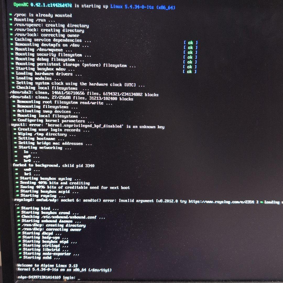 SUPERMICR E100-9S-L BOX型サーバー