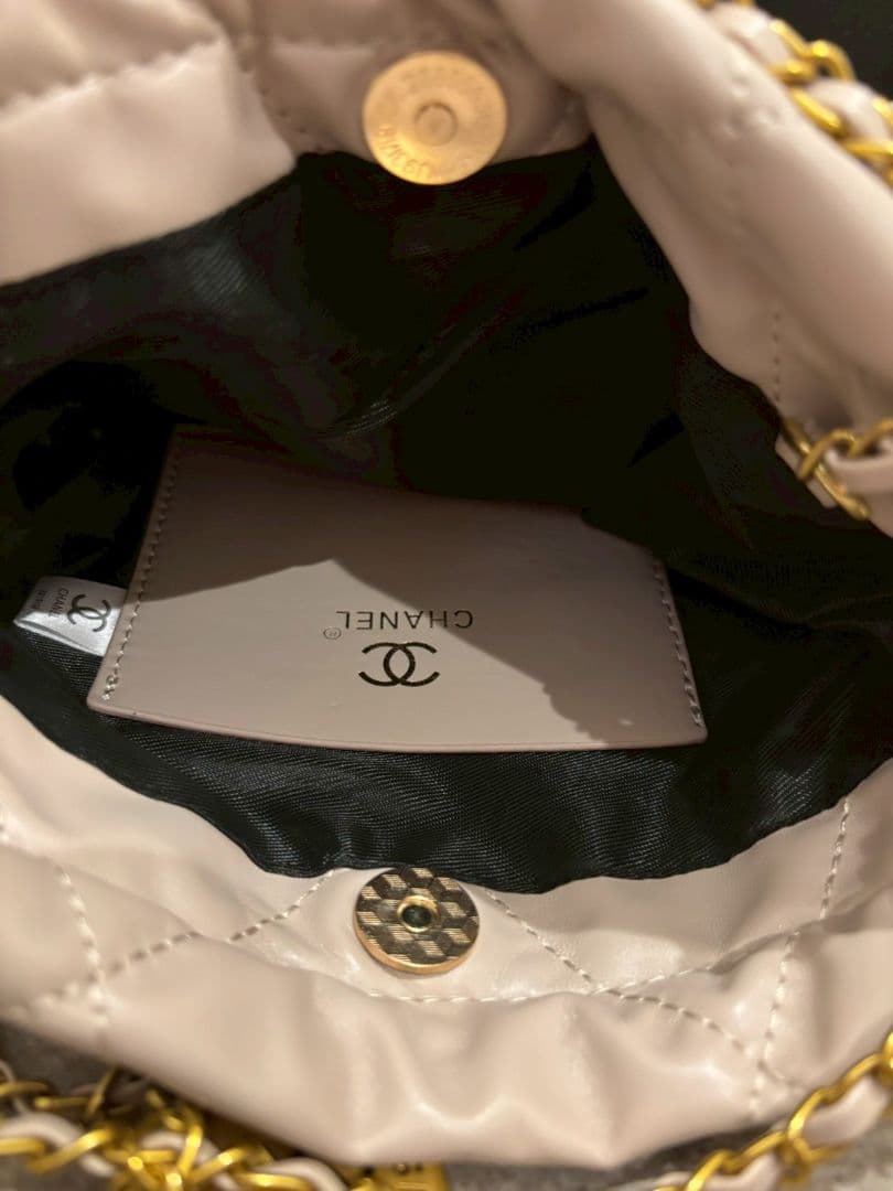 ピンクベージュ　 ショルダーバッグ　ノベルティ　チェーン コード有り