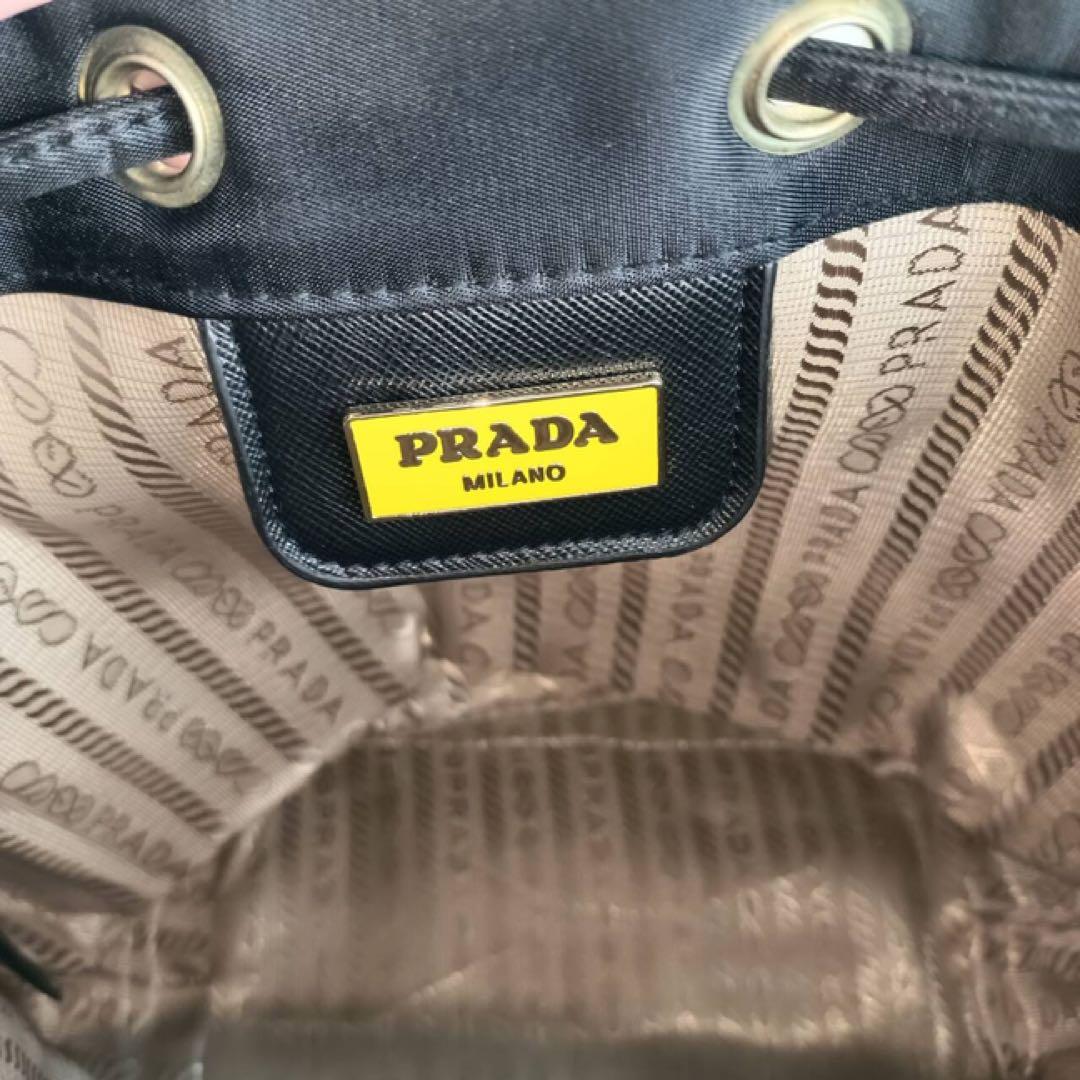 PRADA ノベルティ 巾着型 ナイロン ポーチ ブラック dak1
