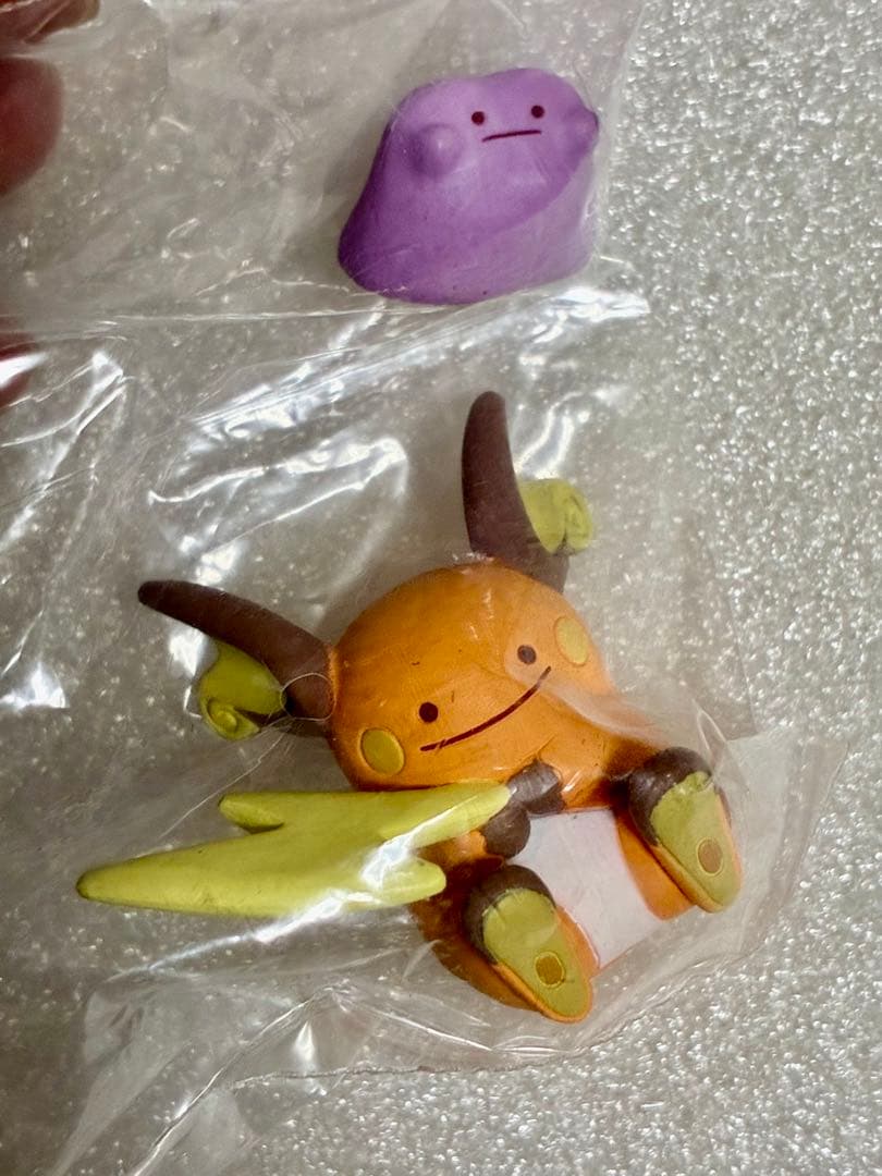 ポケモンセンター限定　へんしんメタモン　５種　ピカチュウ　ピチュー　ゲンガー　他