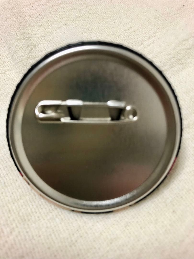 ハイキュー　缶バッジ　紙飛行機　黒尾　ホログラム