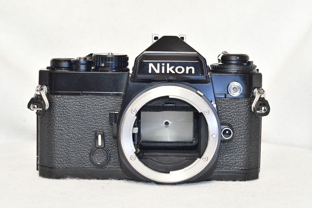 【動作品】Nikon FE + zoomレンズ一眼レフ