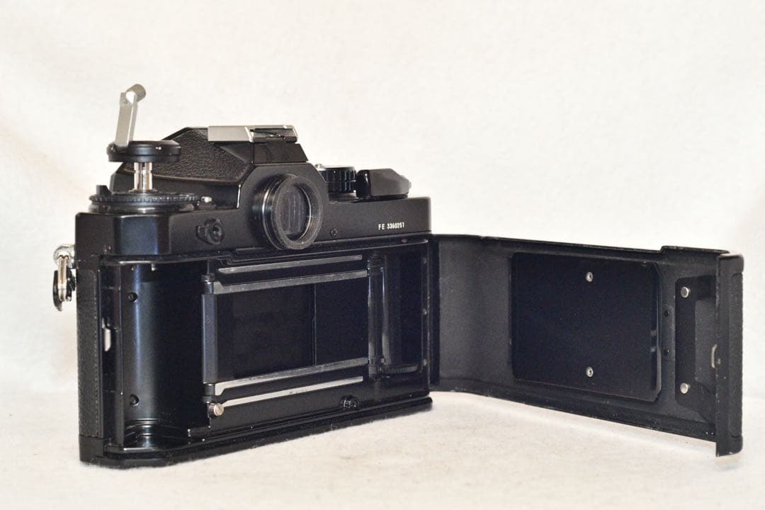 【動作品】Nikon FE + zoomレンズ一眼レフ