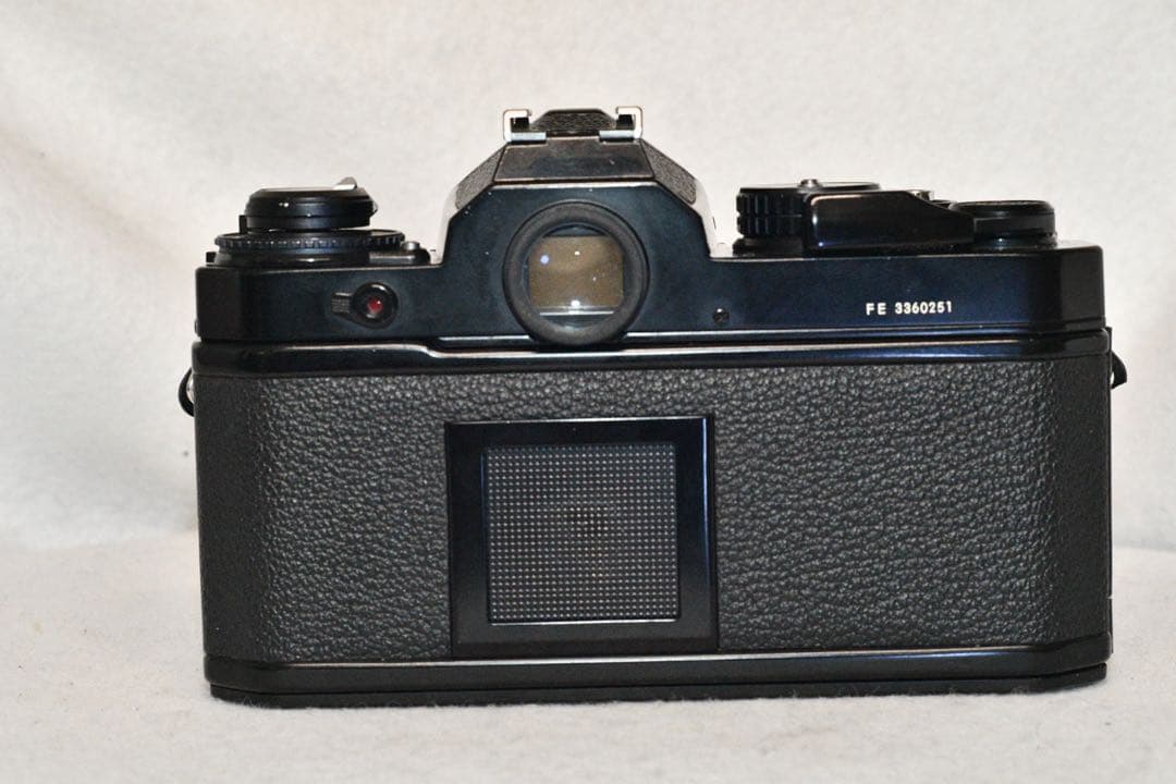 【動作品】Nikon FE + zoomレンズ一眼レフ