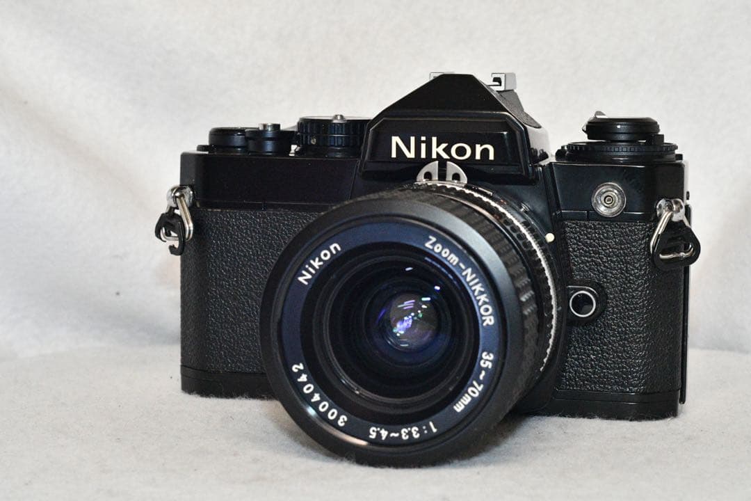 【動作品】Nikon FE + zoomレンズ一眼レフ