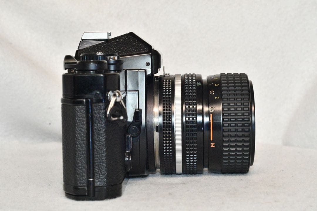 【動作品】Nikon FE + zoomレンズ一眼レフ
