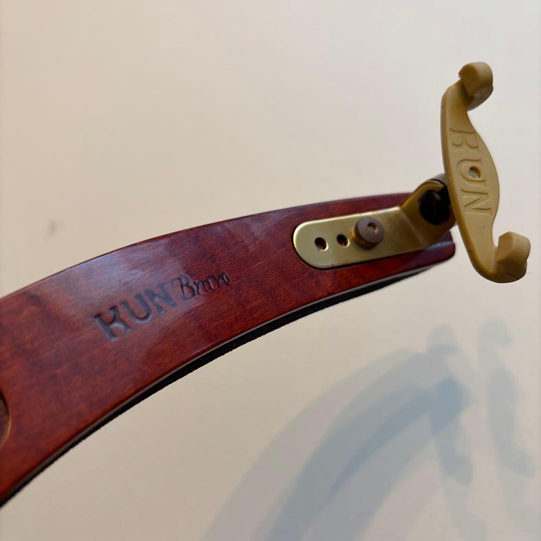 美品　バイオリン　肩当て Kun Bravo　(ブラボー) 4/4